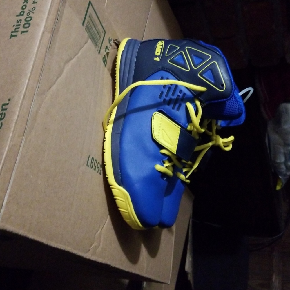Sneakers - Picture 2 of 2